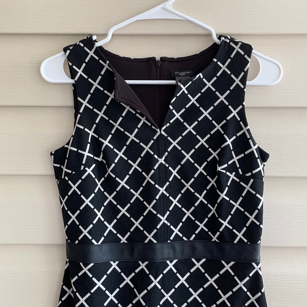 Ann Taylor Sleeveless Dress - Petite - Picture 3 of 6